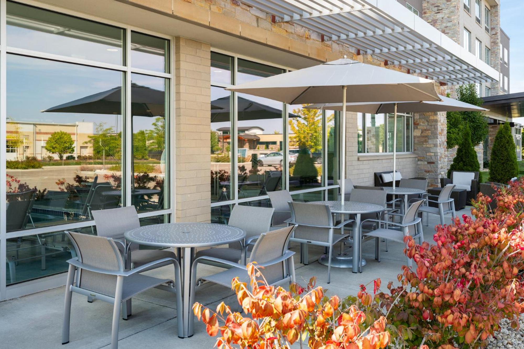 Holiday Inn Express & Suites - Madison West - Middleton By Ihg Exterior foto
